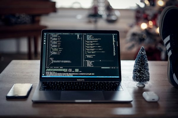Comment mettre en place une solution de sauvegarde en continu pour les bases de données PostgreSQL?